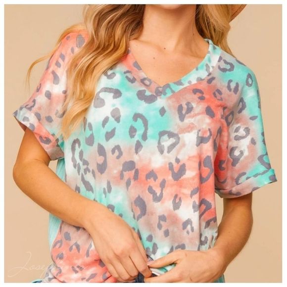 Coral V-Neck Animal Print Top - Picture 4 of 4